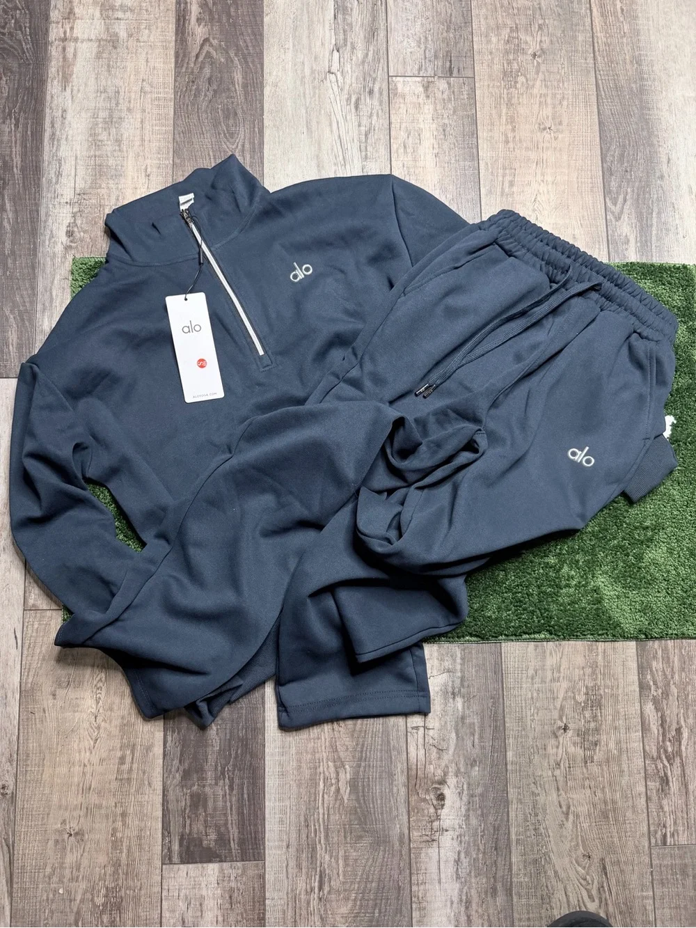ALO Yoga Men's Navy Half-Zip Pullover Sweater